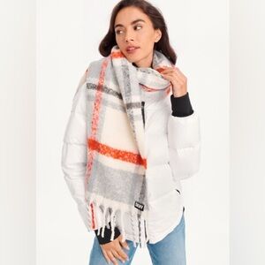 Brand new DKNY Chunky Plaid Blanket Scarf Accessory